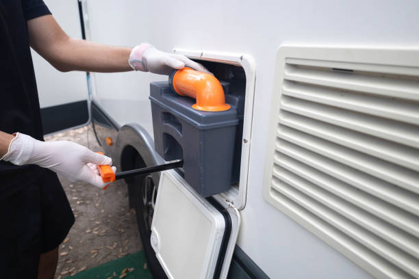 Best Portable toilet rental cost  in Cedarburg, WI